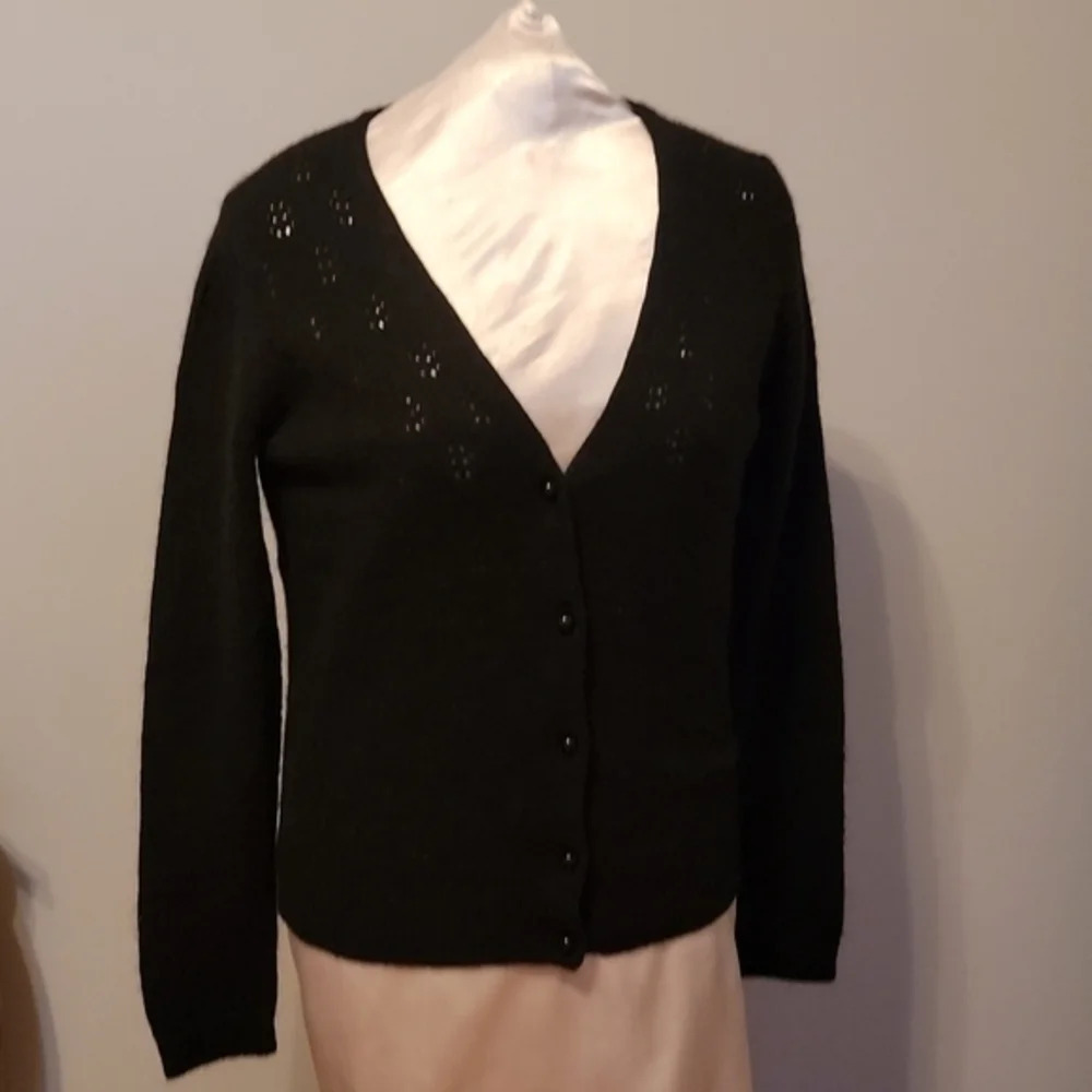 100% CASHMERE DANIEL BISHOP BLACK SWEATER (sz‎ Small)